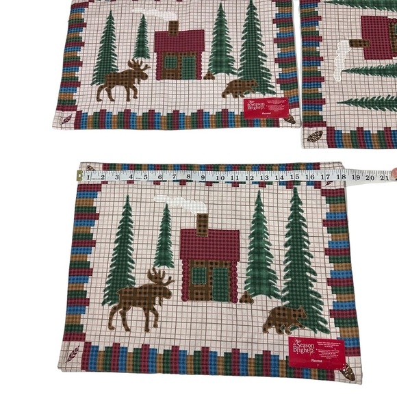Make The Season Bright Set Of 6 Red & Green Placemats 18x14 Christmas Winter NWT - Picture 8 of 11